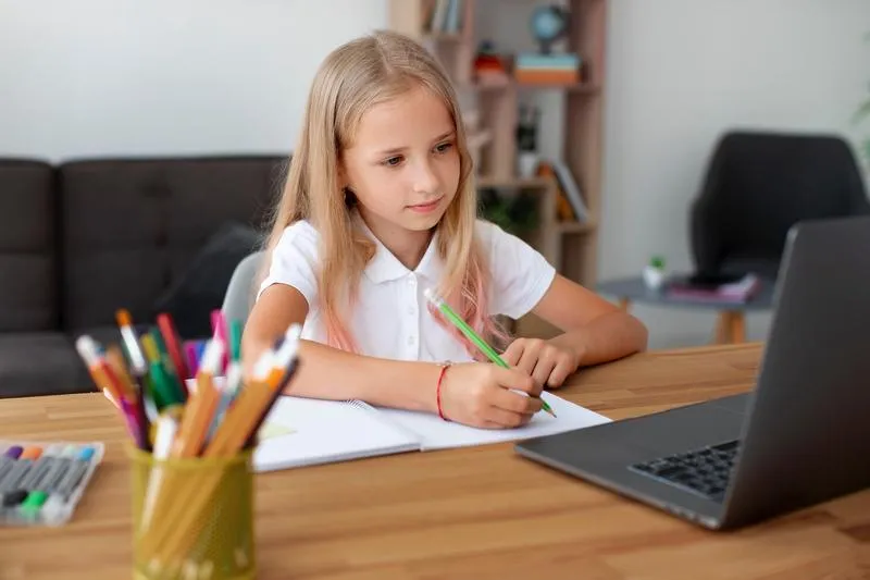 Nauczanie domowe w liceum – kluczowe aspekty, które warto poznać