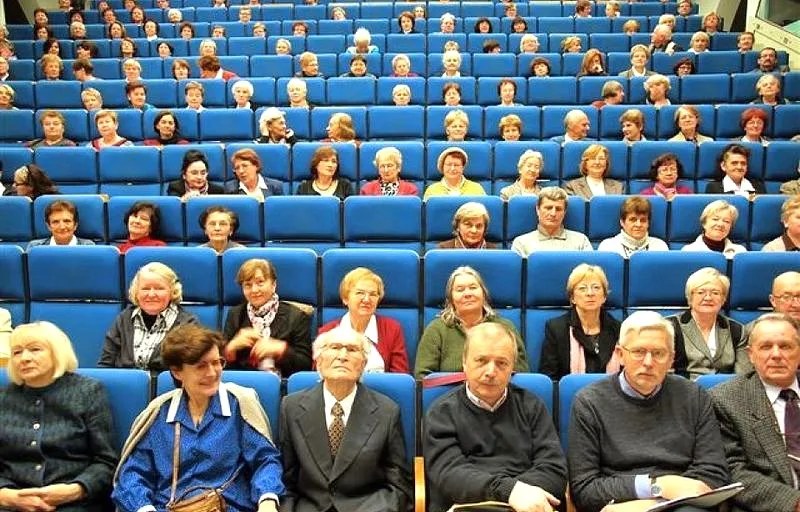 Odkryj możliwości: uniwersytet trzeciego wieku w Jarocinie wspiera aktywność seniorów