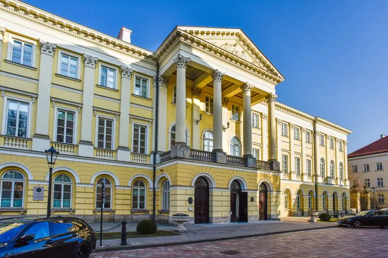 Odkryj najciekawsze kierunki na Uniwersytecie Warszawskim – najlepsze programy studiów dla Ciebie!