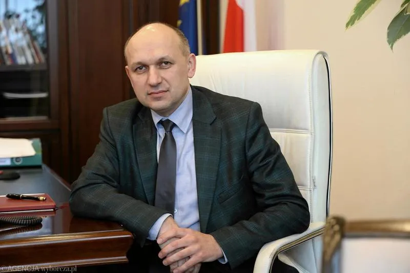 Kurator oświaty zarobki